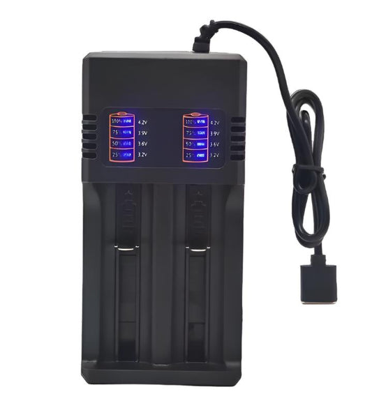 Ladegerät für Batterien von ELCON Smart Locks – kompaktes und effizientes Gerät zum Aufladen von Türschlossbatterien.