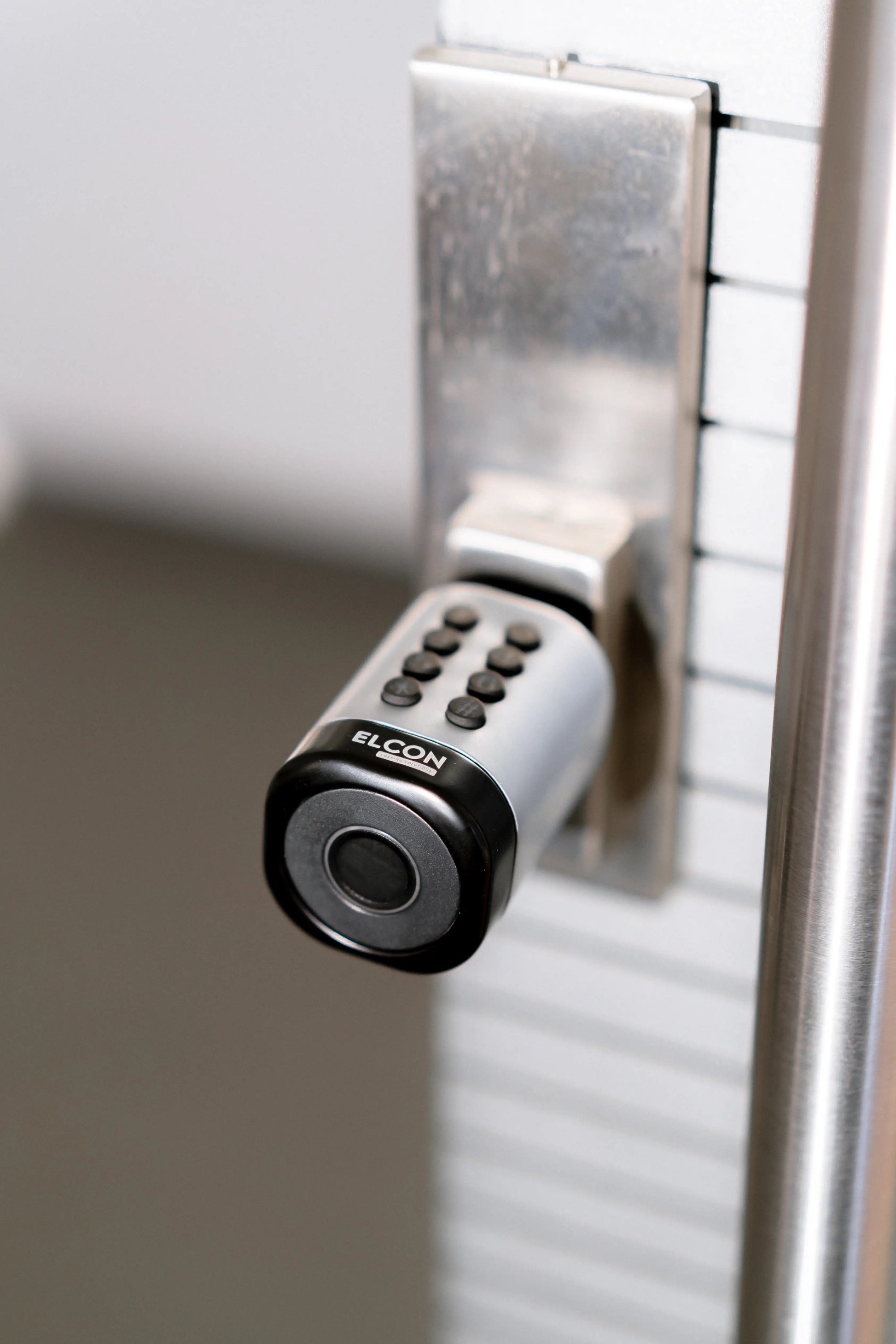 EL20 smarter Digitalzylinder - Türschloss mit Fingerabdruck, APP, Zahlencode und Chip entsperren - Nahaufnahme